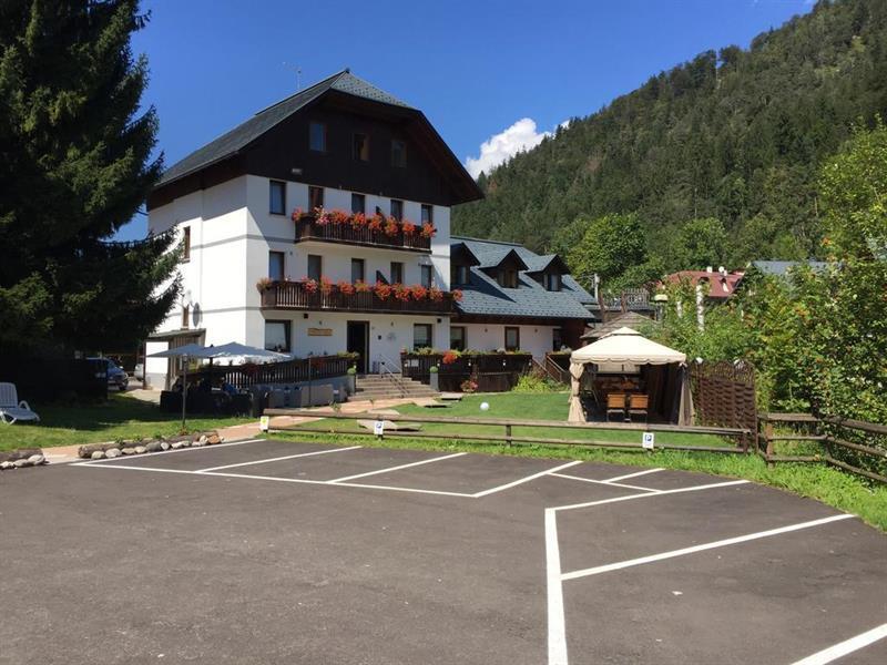 Hotel Tarvisio Four Seasons Eksteriør billede